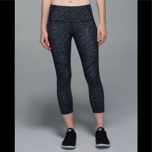 Lululemon All Sport Crop//Net Pop-Size 8